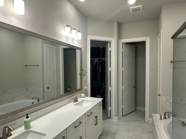 $3,150 | 8409 Soaring Sky Lane, Houston, TX 77063