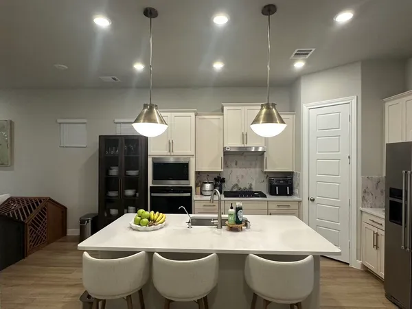 $3,150 | 8409 Soaring Sky Lane, Houston, TX 77063