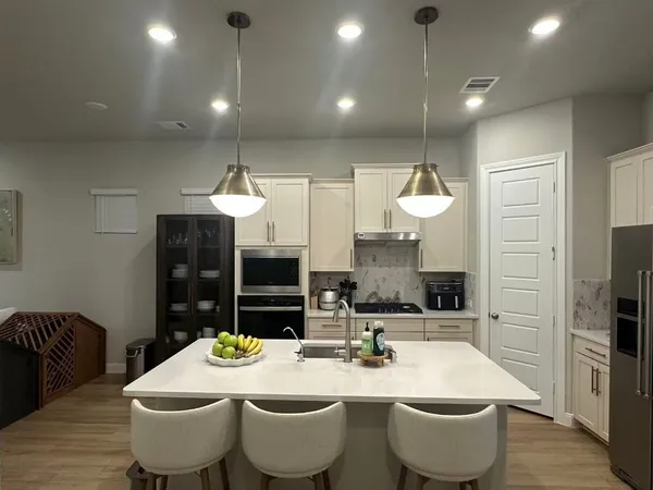 $3,150 | 8409 Soaring Sky Lane, Houston, TX 77063