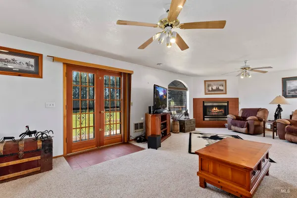 $989,000 | 1289 East 2350th Street South, Bliss, ID 83314