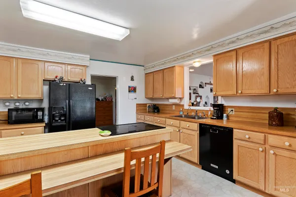 $989,000 | 1289 East 2350th Street South, Bliss, ID 83314