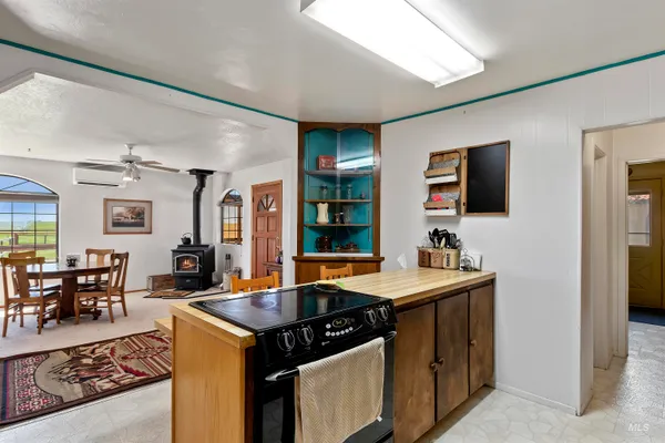 $989,000 | 1289 East 2350th Street South, Bliss, ID 83314