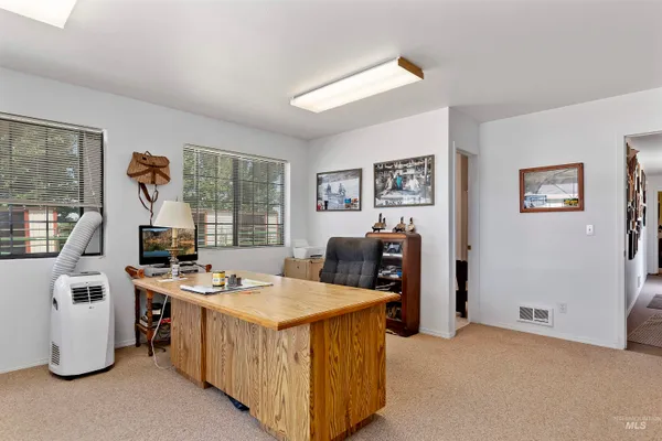 $989,000 | 1289 East 2350th Street South, Bliss, ID 83314