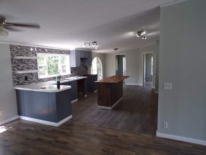 306 Rochester Avenue Middlesboro, KY 40965 - Photo 9 of 15 FB_IMG_1628562964878