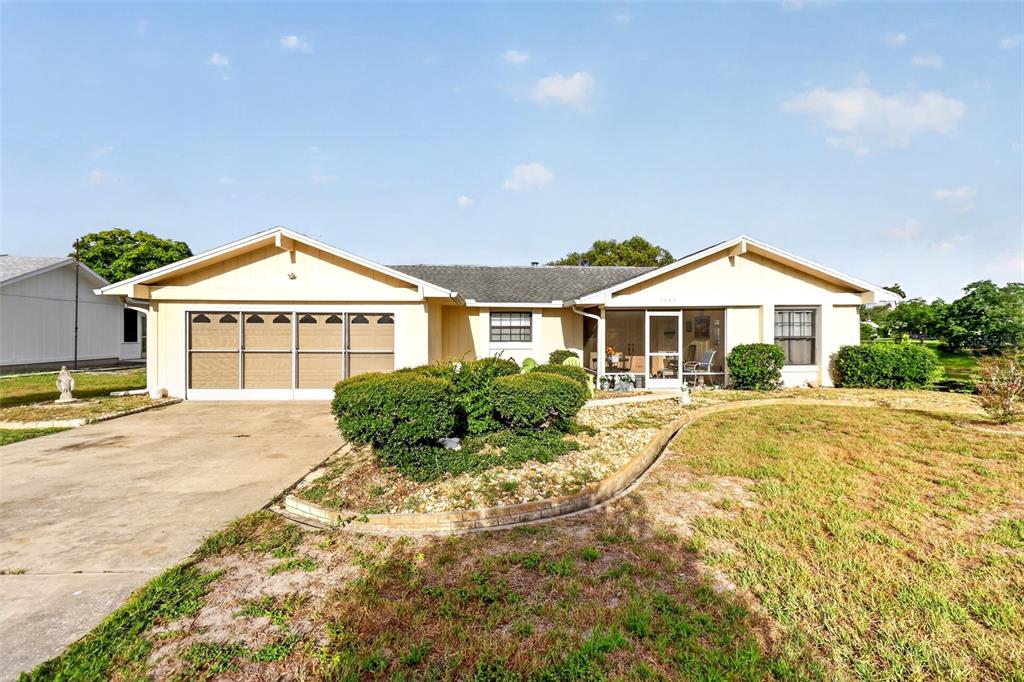 7465 Galloway Road Weeki Wachee, FL 34613 - Photo 3 of 34