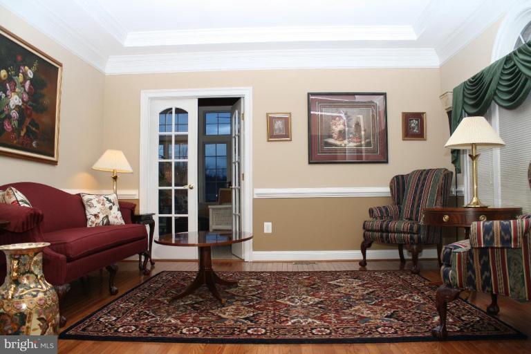 14327 Driftwood Road Bowie, MD 20721 - Photo 13 of 30 Living Room