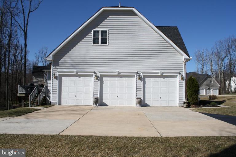 14327 Driftwood Road Bowie, MD 20721 - Photo 3 of 30 Garage 1