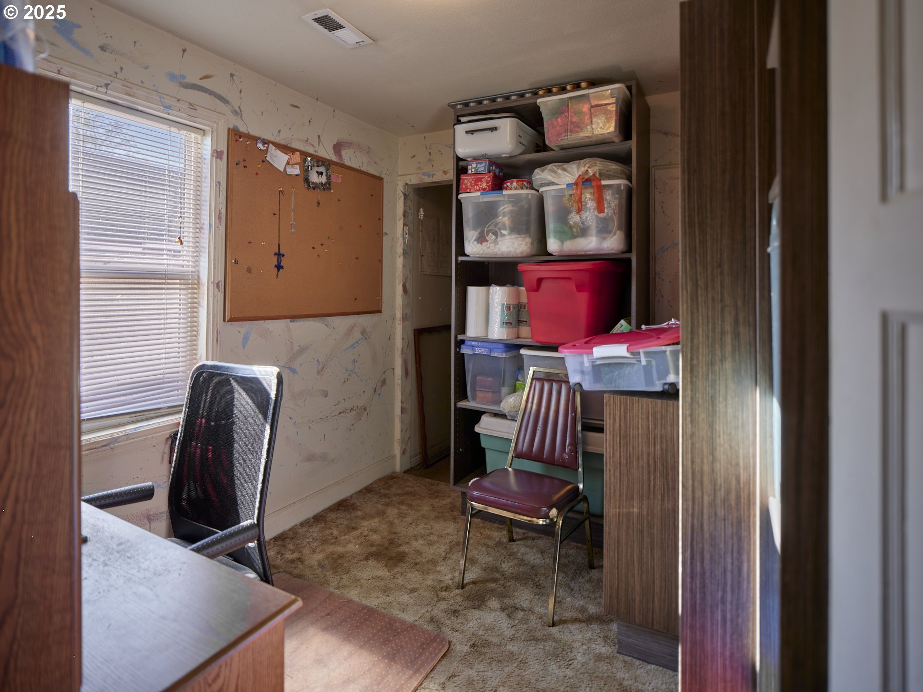 115 Whalen Loop Road Woodland, WA 98674 - Photo 30 of 40 a room with furniture and a window