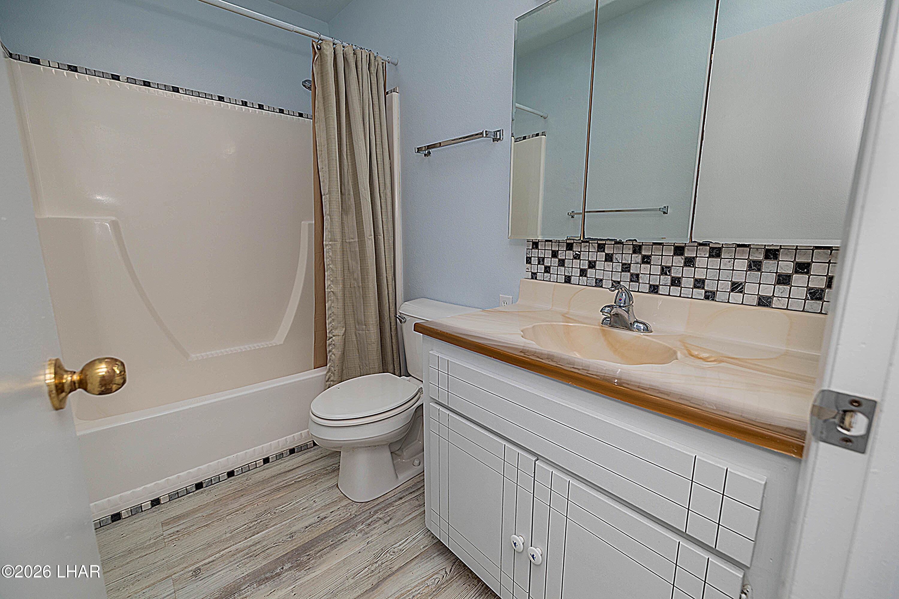 309 Ocotillo Avenue Parker, AZ 85344 - Photo 31 of 42 guest bath