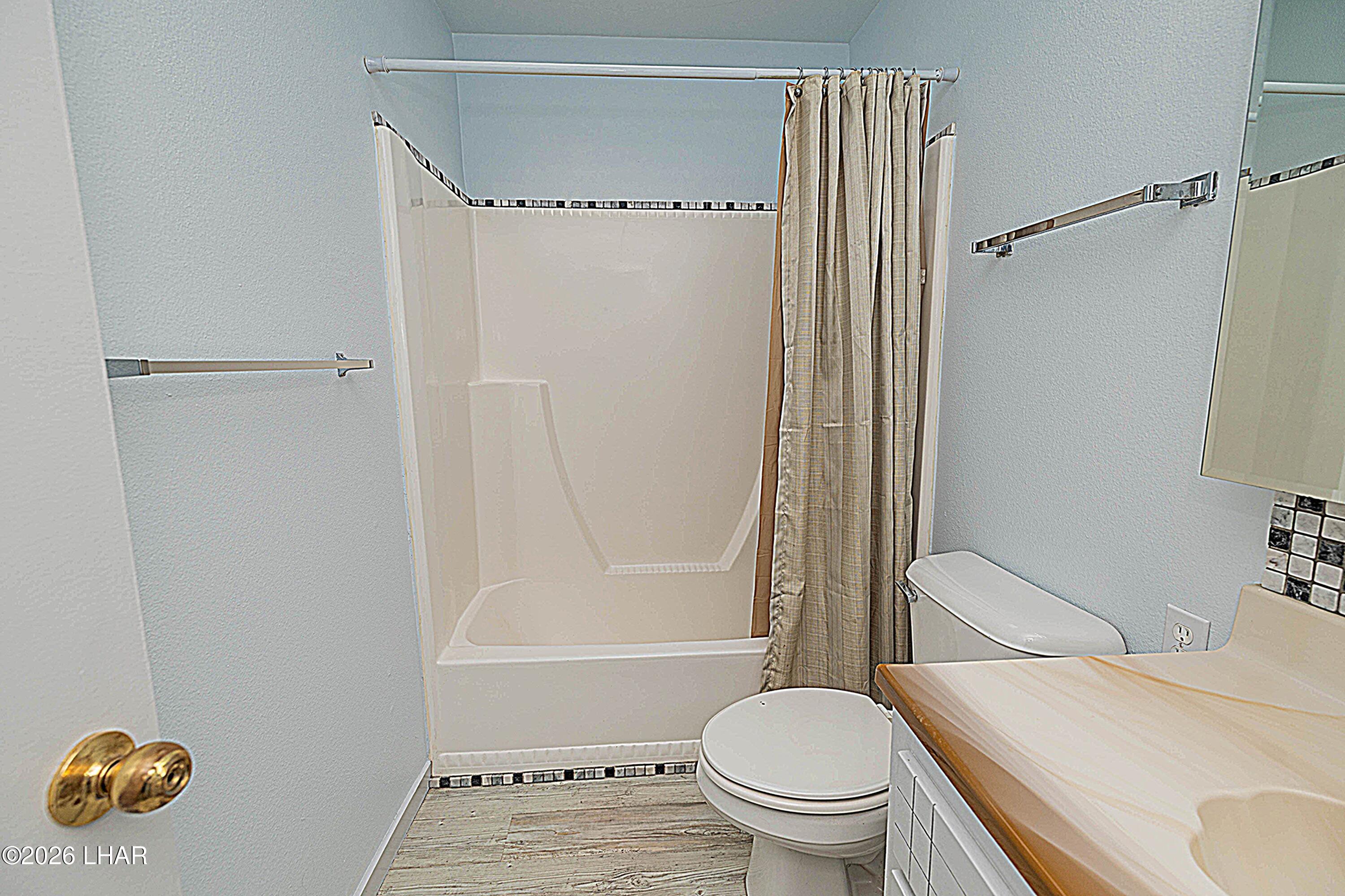 309 Ocotillo Avenue Parker, AZ 85344 - Photo 32 of 42 F48A90guest bath87