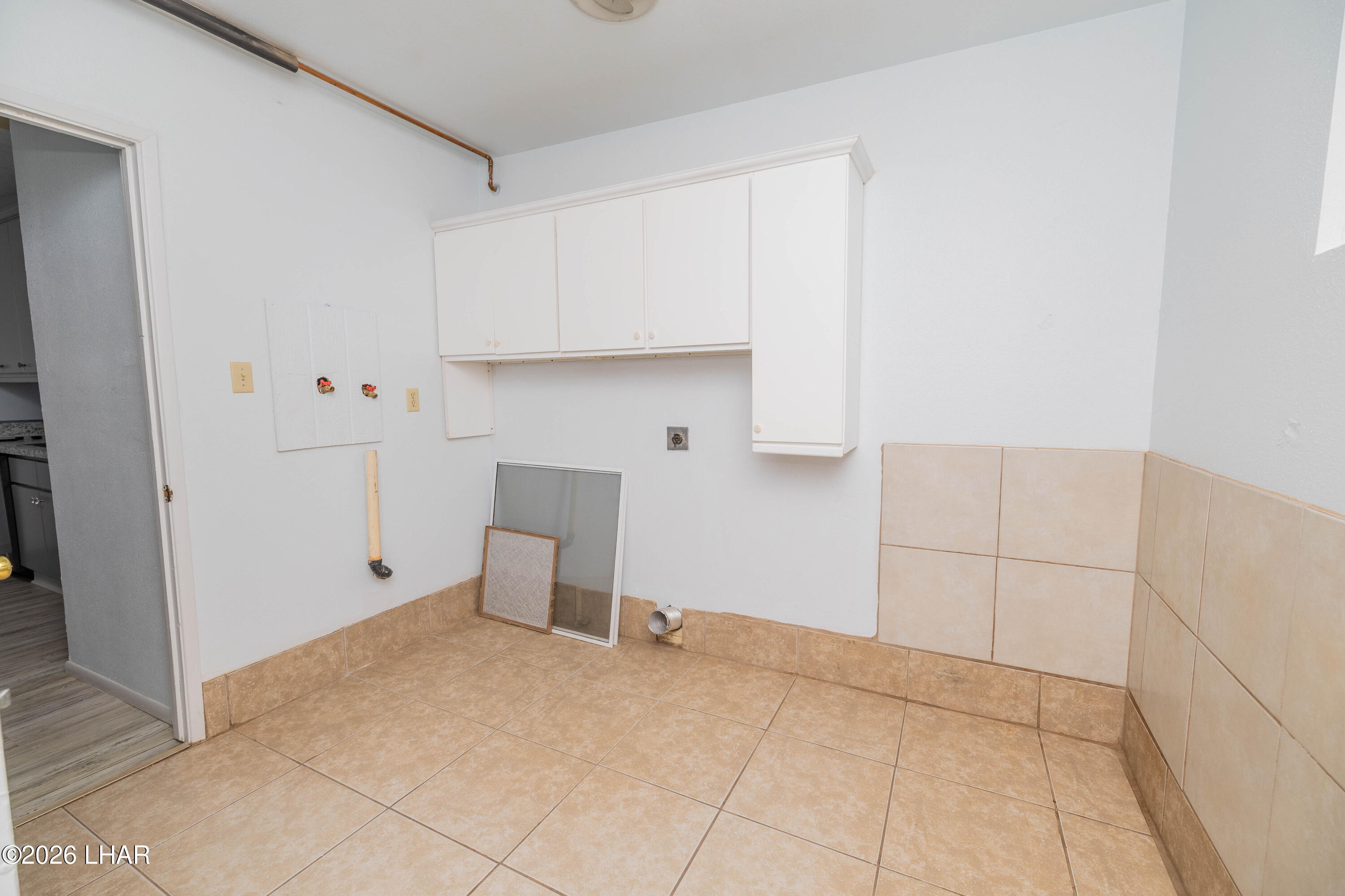 309 Ocotillo Avenue Parker, AZ 85344 - Photo 37 of 42 laundry room