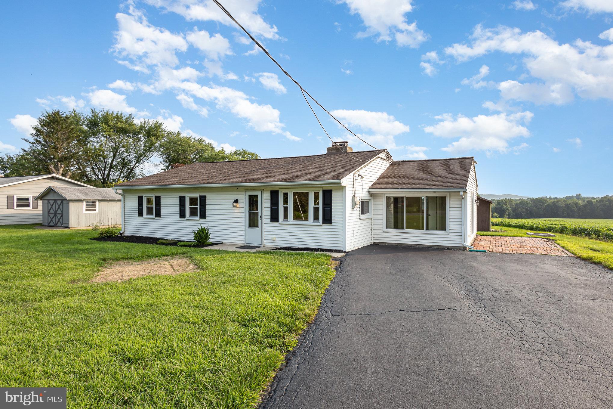 609 Rife Run Road Manheim, PA 17545 - Photo 5 of 30 Driveway