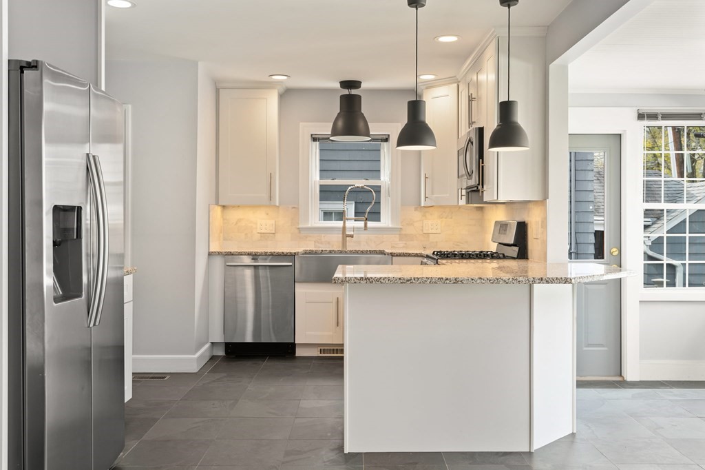 6 Sunnybank Road Boston, MA 02132 - Photo 13 of 36
