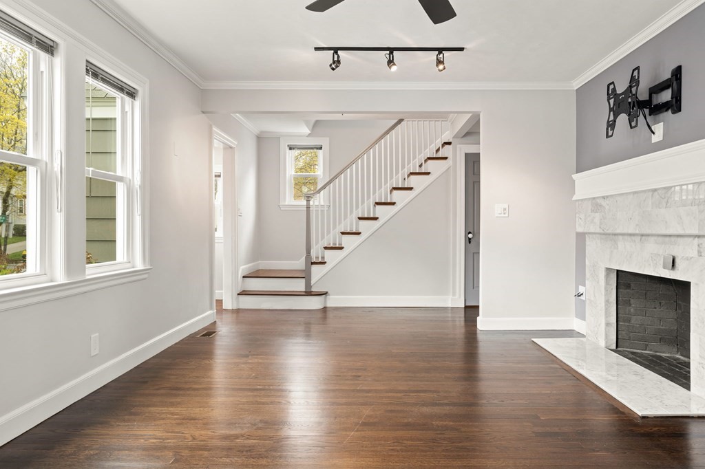 6 Sunnybank Road Boston, MA 02132 - Photo 8 of 36