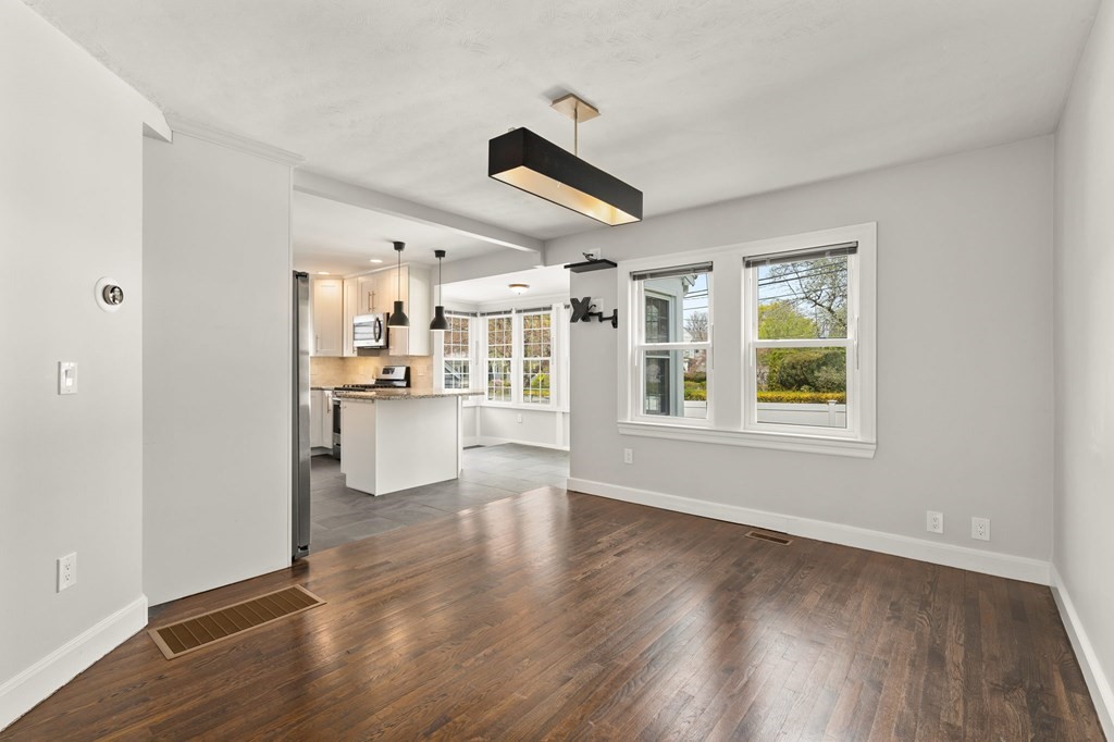 6 Sunnybank Road Boston, MA 02132 - Photo 9 of 36