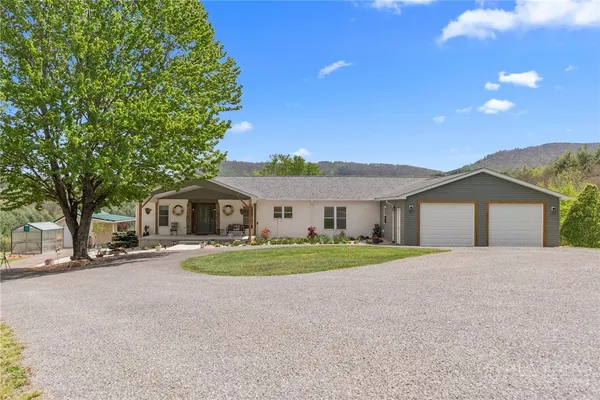 $749,000 | 552 Dirt Nose Drive, Sparta, NC 28675