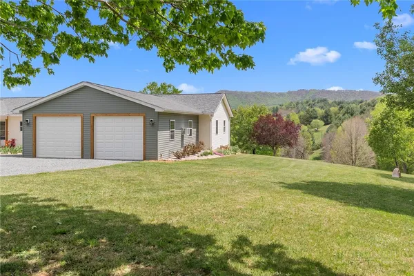 $749,000 | 552 Dirt Nose Drive, Sparta, NC 28675