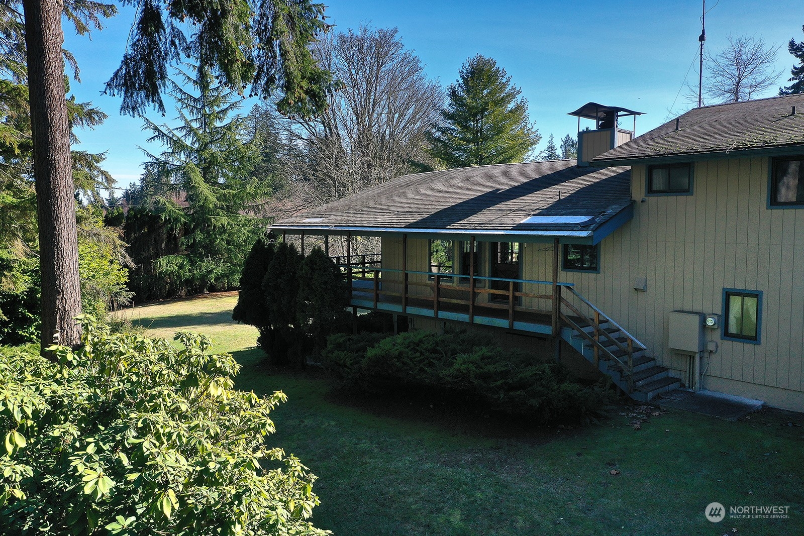 7020 Heggeness Road Clinton, WA 98236 - Photo 2 of 40 Gallery Image 2