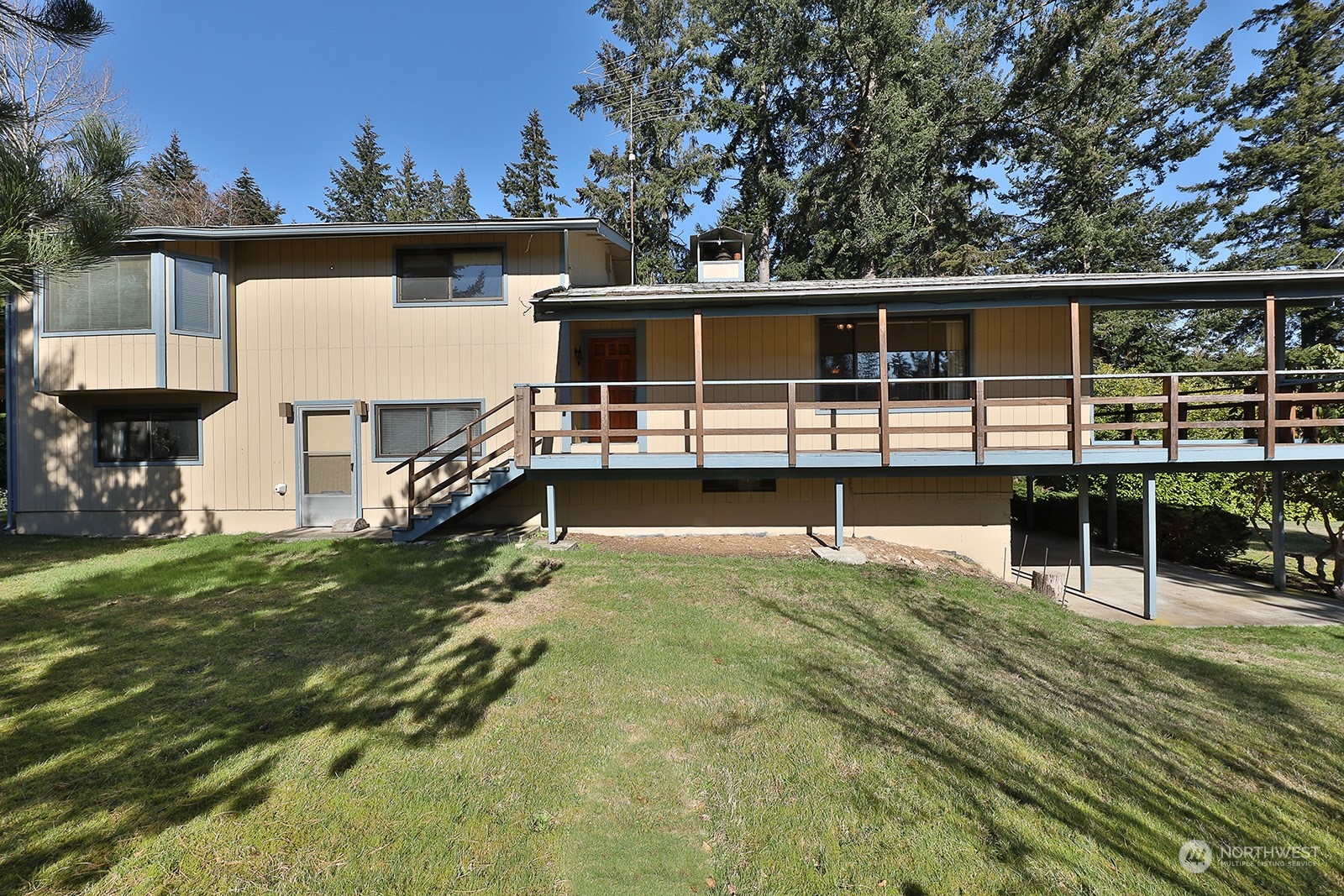 7020 Heggeness Road Clinton, WA 98236 - Photo 4 of 40 Gallery Image 4