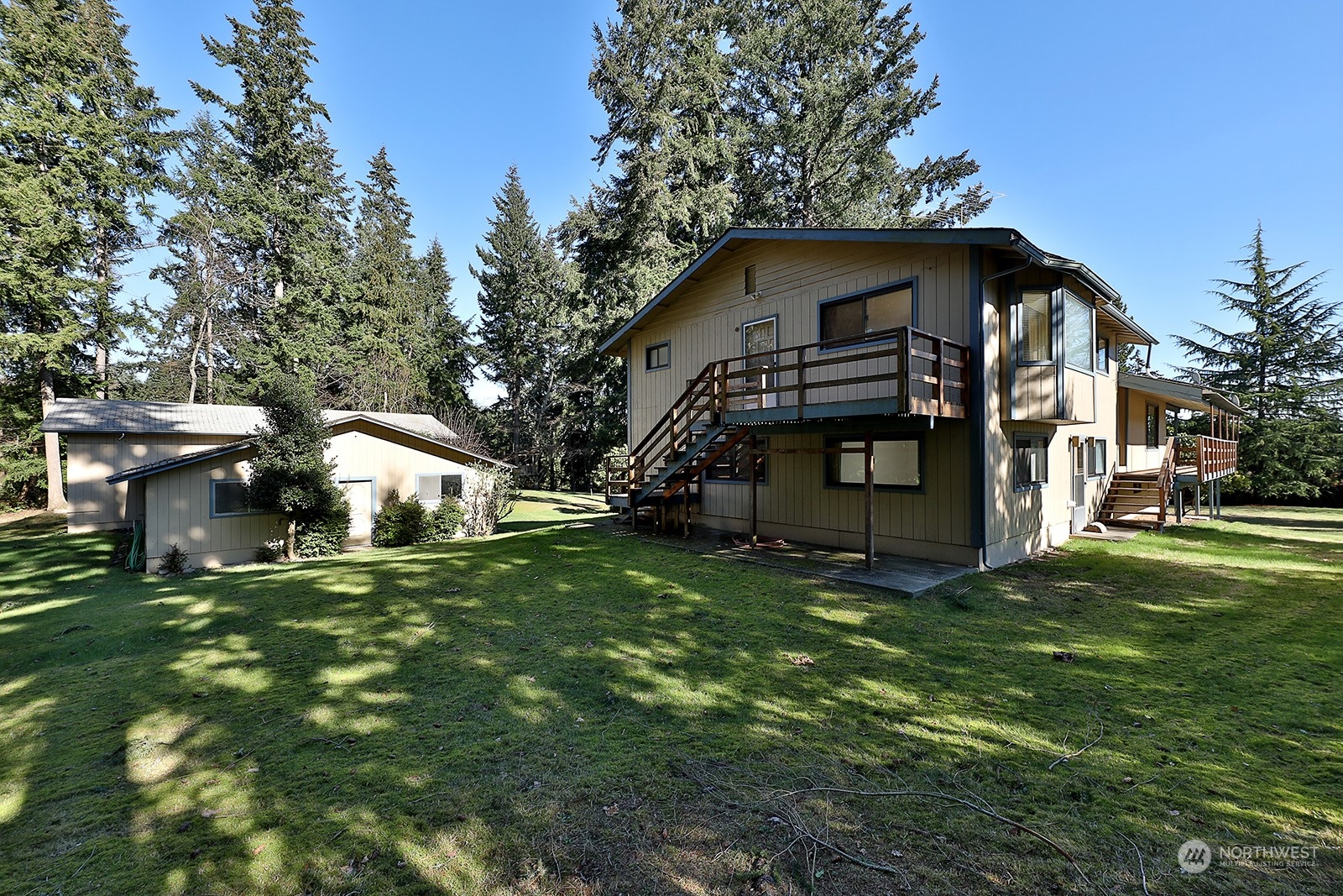 7020 Heggeness Road Clinton, WA 98236 - Photo 5 of 40 Gallery Image 5