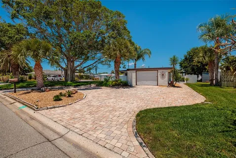 $739,500 | 302 41st Avenue, St. Pete Beach, FL 33706