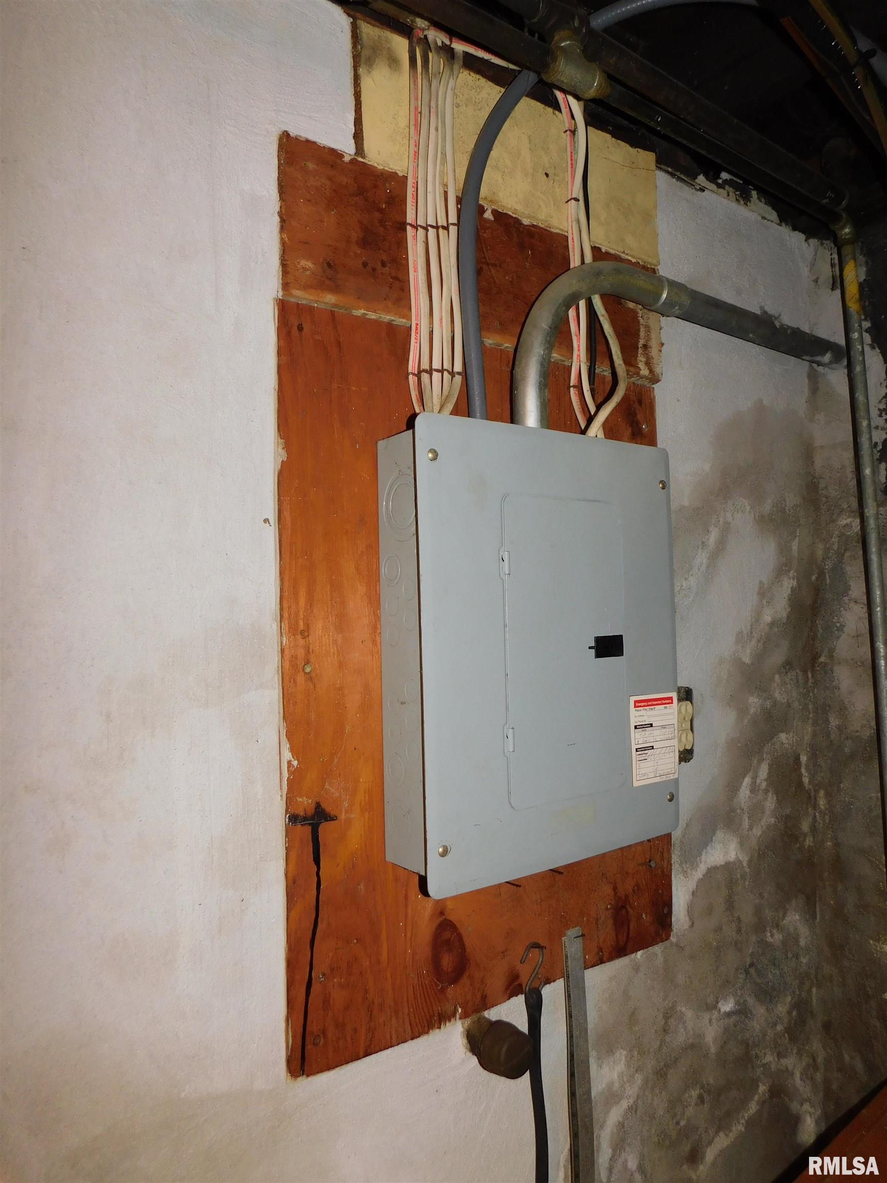 1181 23rd Street Moline, IL 61265 - Photo 12 of 22