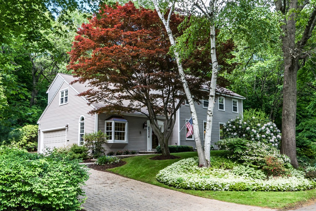 8 Abbott Road Lexington, MA 02420 - Photo 1 of 16