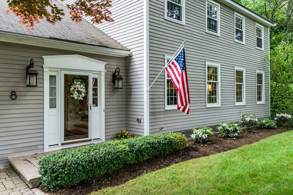 8 Abbott Road Lexington, MA 02420 - Photo 2 of 16