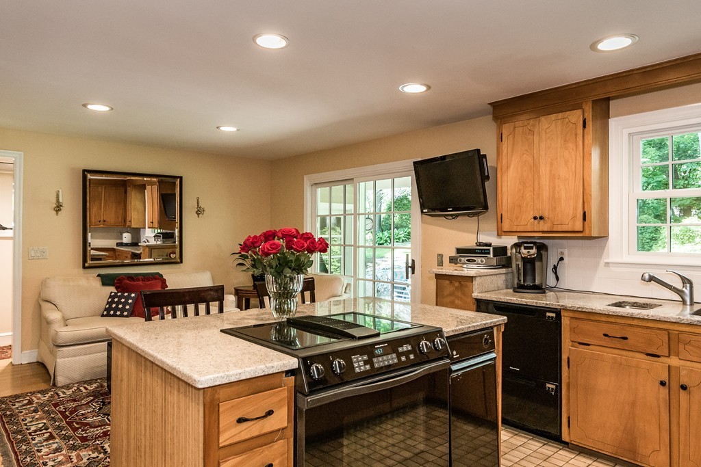 8 Abbott Road Lexington, MA 02420 - Photo 7 of 16