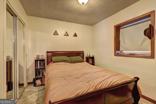 a view of yard with trees