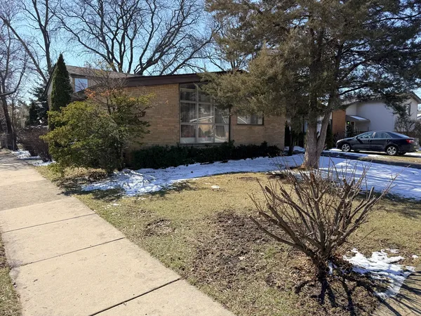 $399,900 | 8501 West North Terrace, Niles, IL 60714
