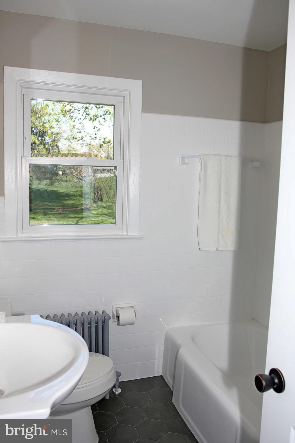 77 Blackwell Road Pennington, NJ 08534 - Photo 11 of 28 Main Bathroom