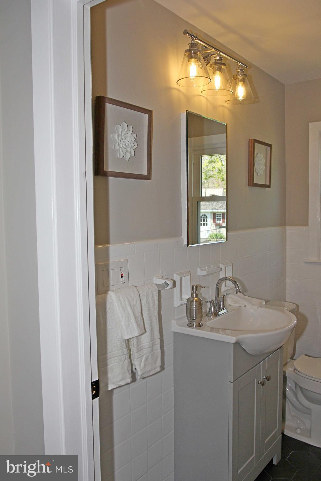 77 Blackwell Road Pennington, NJ 08534 - Photo 12 of 28 Main Bathroom