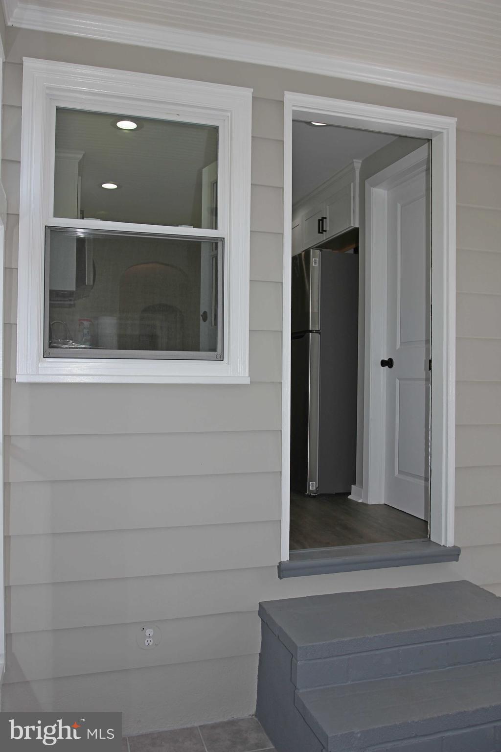77 Blackwell Road Pennington, NJ 08534 - Photo 13 of 28 Entrance from breezeway area