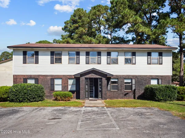 $900 | 102 Ravenwood Drive, Unit B, Jacksonville, NC 28546