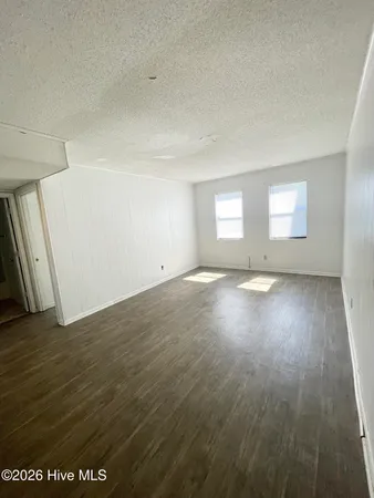 $900 | 102 Ravenwood Drive, Unit B, Jacksonville, NC 28546