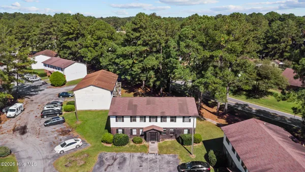 $900 | 102 Ravenwood Drive, Unit B, Jacksonville, NC 28546