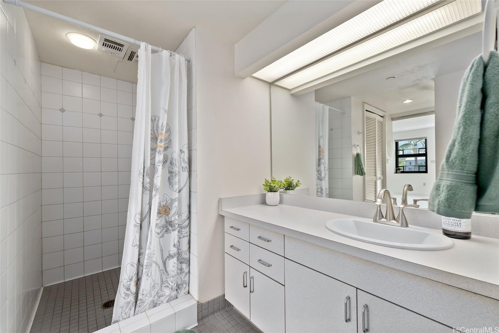 545 Queen Street, Unit 334 Honolulu, HI 96813 - Photo 17 of 23
