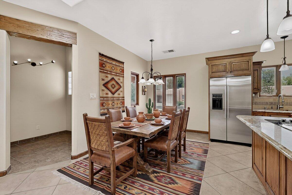 2604 Rincon Del Rio Court Northwest Albuquerque, NM 87107 - Photo 5 of 47 Gallery Image 5
