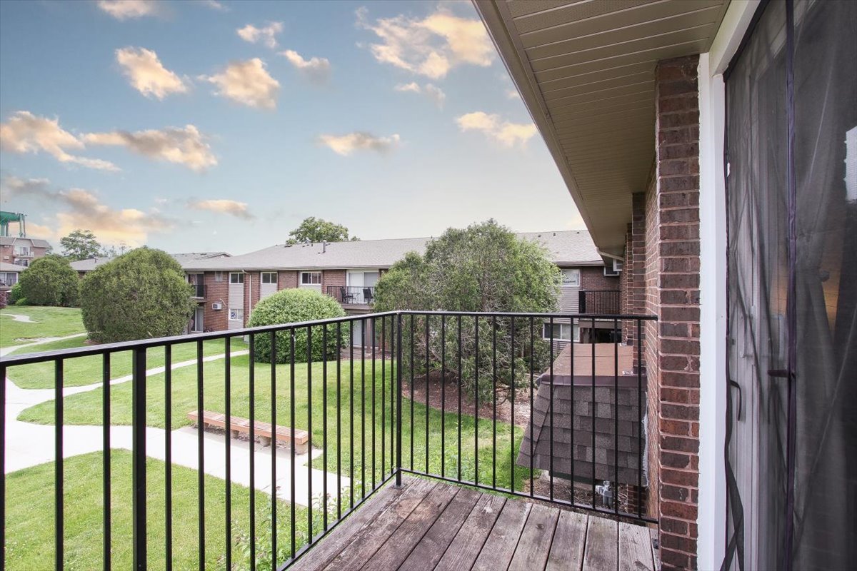 2300 Old Tavern Road, Unit 203 Lisle, IL 60532 - Photo 20 of 26 a view of a balcony