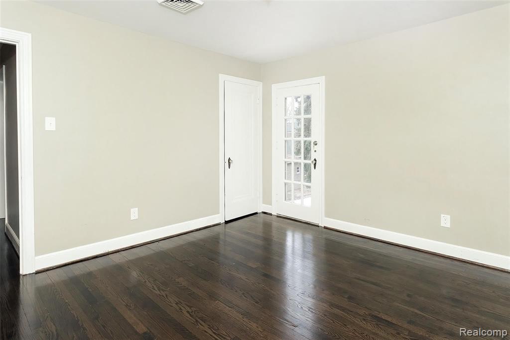 377 McMillan Road Grosse Pointe Farms, MI 48236 - Photo 22 of 38