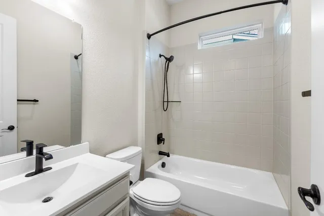 $3,995 | 1046 Hazy Hills Loop, Dripping Springs, TX 78620