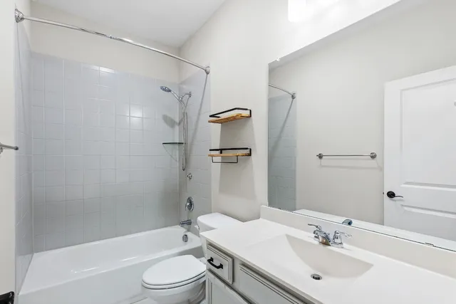 $3,995 | 1046 Hazy Hills Loop, Dripping Springs, TX 78620