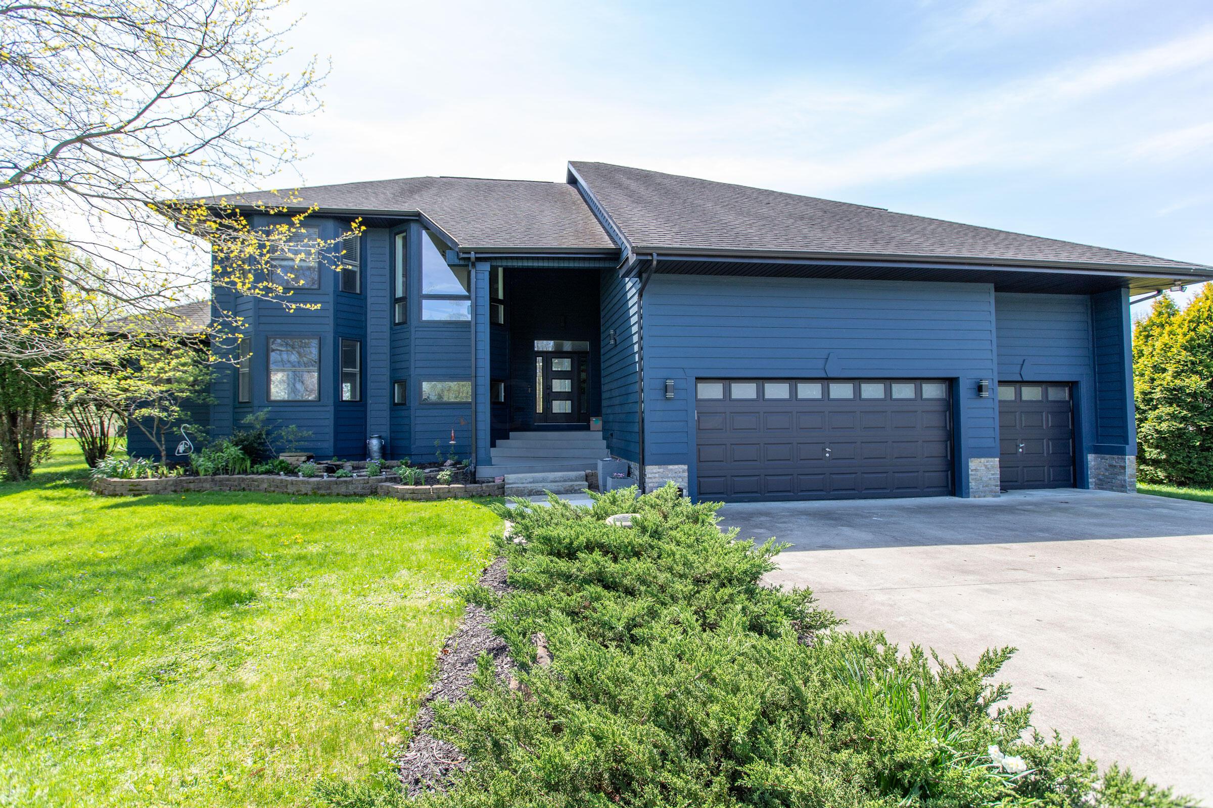 10901 Long Road Pickerington, OH 43147 - Photo 1 of 63 10901 Long Road - Exterior 2