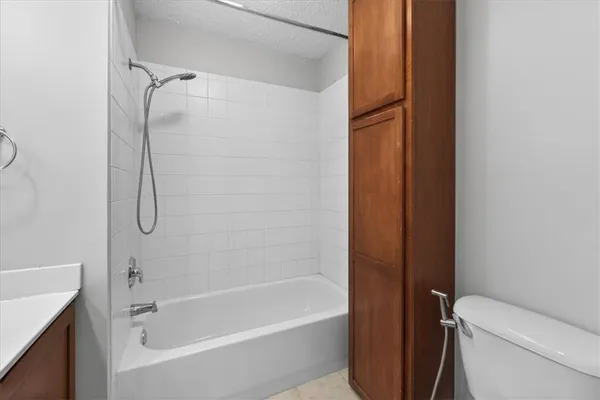 $160,000 | 911 West 41st Place, Unit 911, Kansas City, MO 64111
