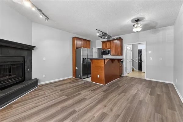 $160,000 | 911 West 41st Place, Unit 911, Kansas City, MO 64111