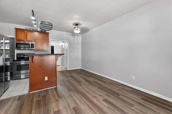 $160,000 | 911 West 41st Place, Unit 911, Kansas City, MO 64111