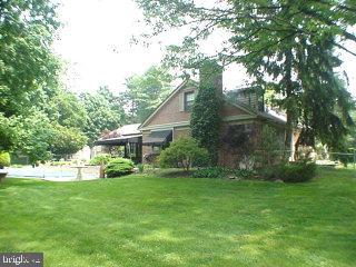2720 Brookfield Road Lancaster, PA 17601 - Photo 3 of 10