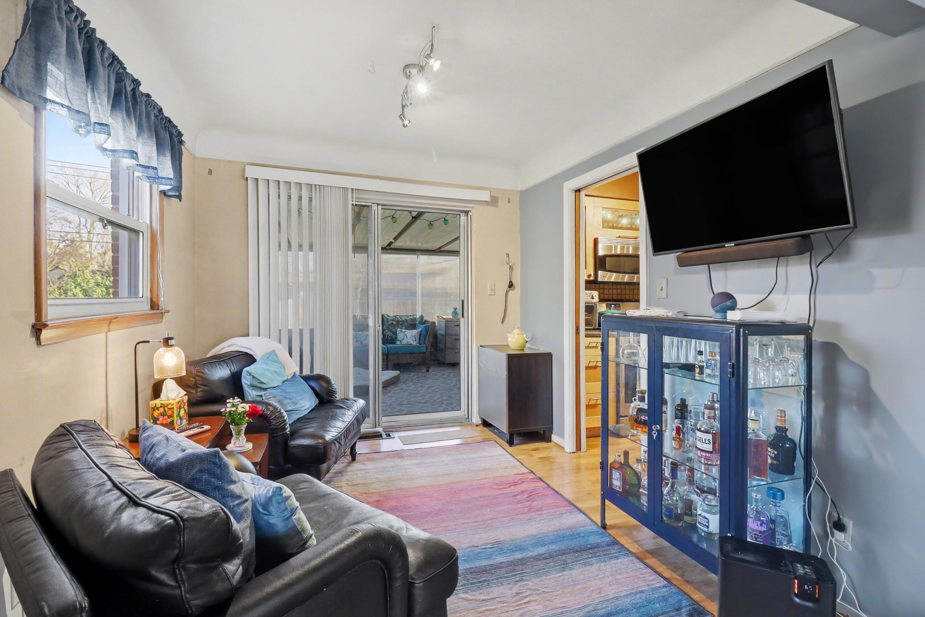 267 Willis Road Saline, MI 48176 - Photo 10 of 39 010_file_1273