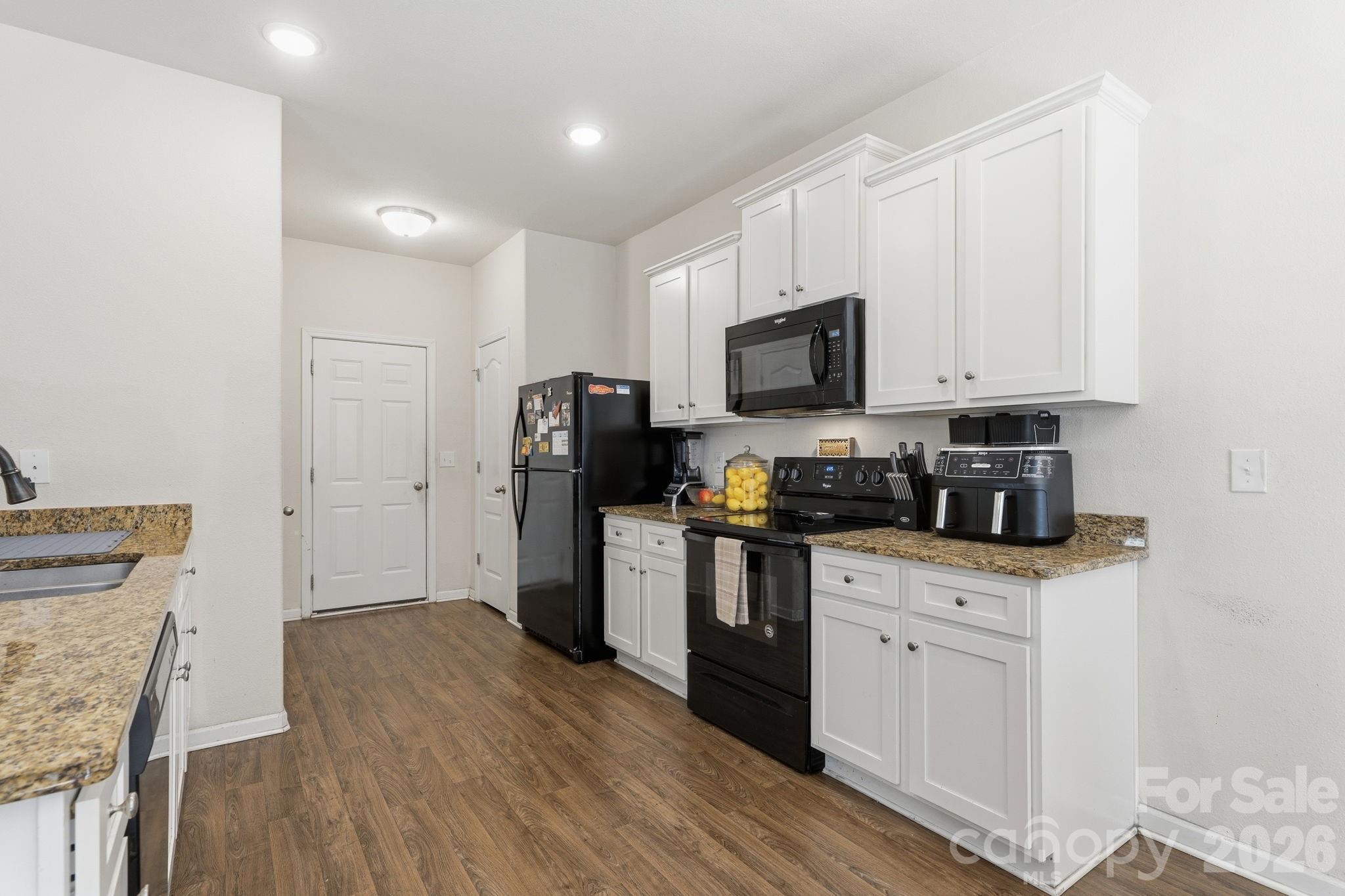 9528 Weikert Road Charlotte, NC 28215 - Photo 13 of 30